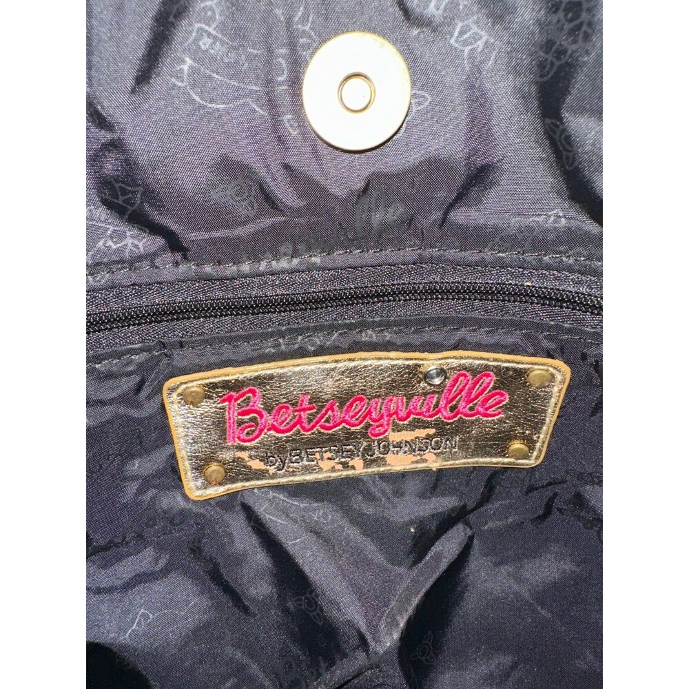 Betseyville Betsey Johnson Floral Studded Chain Strap Laminated Bucket Bag - Picture 3 of 6
